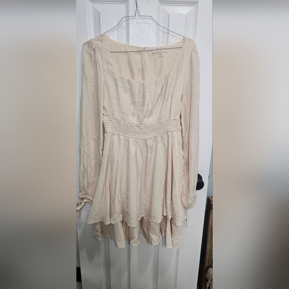 #0130 Peach‎ Love California Cream dress with tie wrists Size S NNT
